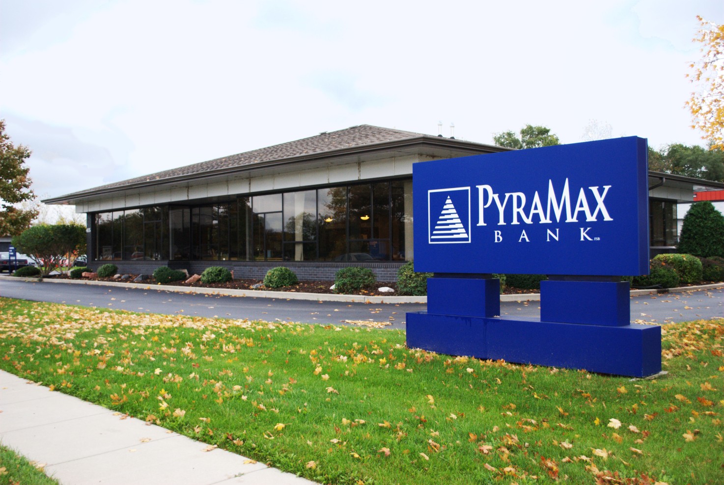 Mukwonago PyraMax Bank